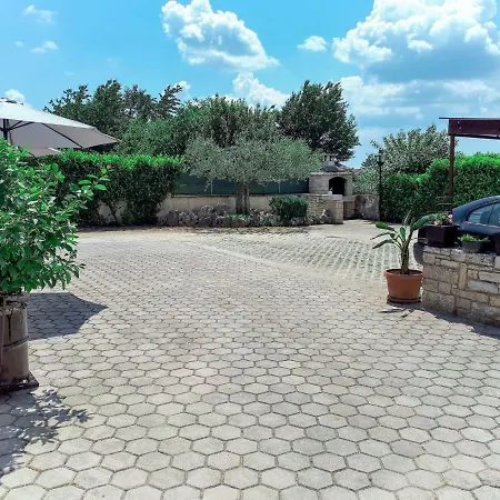 Haus Luana 448s דירה